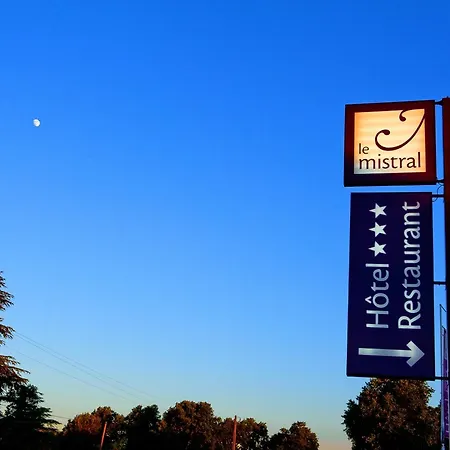 ホテル Logis Le Mistral - Restaurant - Montelimar Sud Châteauneuf-du-Rhône