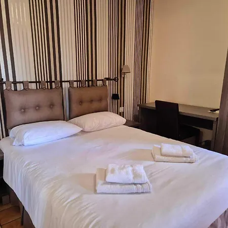 Hotel Logis Le Mistral - Montélimar Sud Châteauneuf-du-Rhône