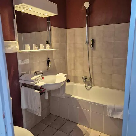 Logis Hotel Le Mistral - Restaurant - Montelimar Sud Chateauneuf-du-Rhone