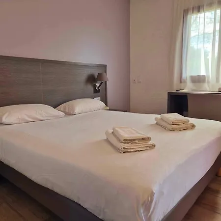 Hotel Logis Le Mistral - Montélimar Sud Châteauneuf-du-Rhône