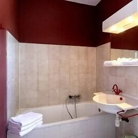Logis Le Mistral - Montélimar Sud Hotel Châteauneuf-du-Rhône