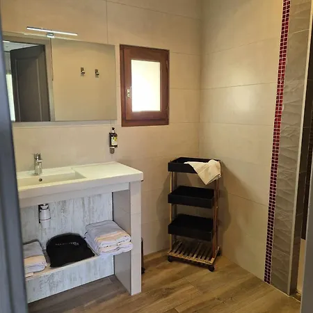 Logis Le Mistral - Montélimar Sud 3* Châteauneuf-du-Rhône