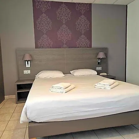 Logis Le Mistral - Montélimar Sud 3*