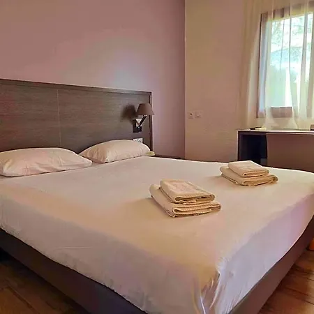 Hotel Logis Le Mistral - Montélimar Sud 3*
