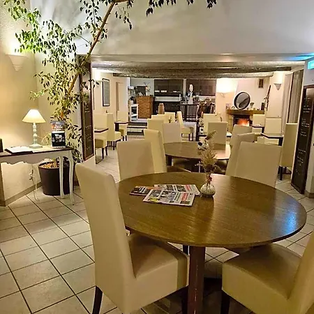 Hotel Logis Le Mistral - Montélimar Sud 3*